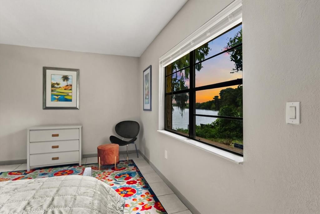 For Sale: $170,000 (1 beds, 1 baths, 781 Square Feet)