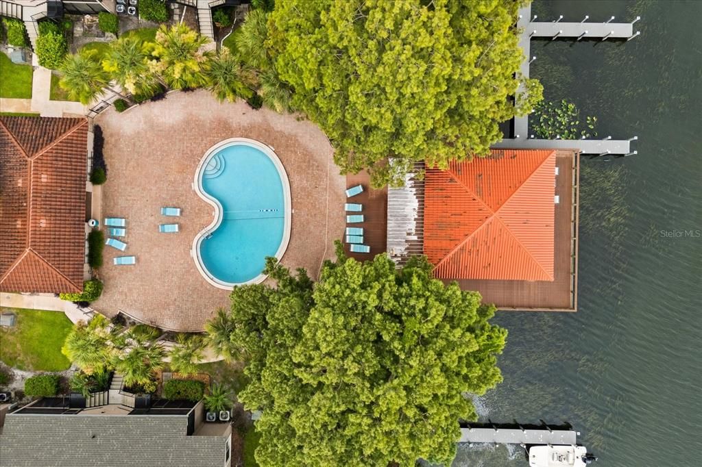 For Sale: $170,000 (1 beds, 1 baths, 781 Square Feet)