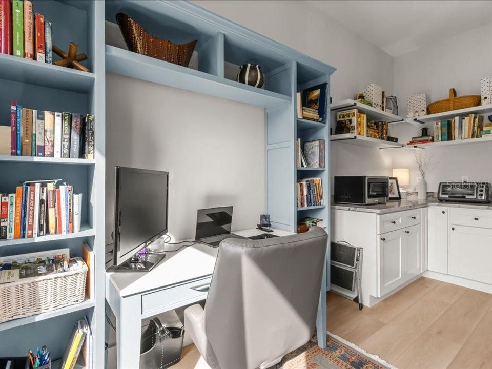 For Sale: $1,150,000 (3 beds, 3 baths, 2989 Square Feet)