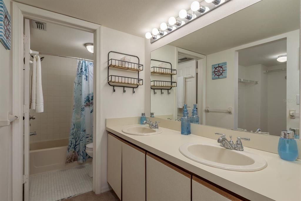 En Venta: $259,900 (2 camas, 2 baños, 1410 Pies cuadrados)