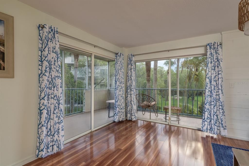 En Venta: $259,900 (2 camas, 2 baños, 1410 Pies cuadrados)