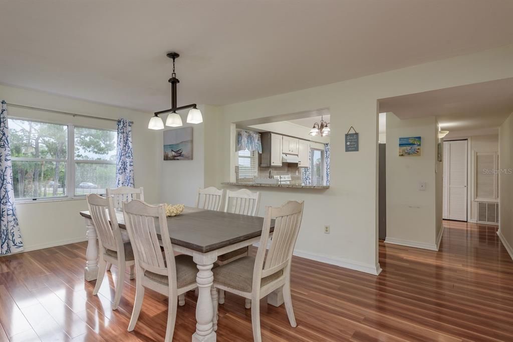 En Venta: $259,900 (2 camas, 2 baños, 1410 Pies cuadrados)