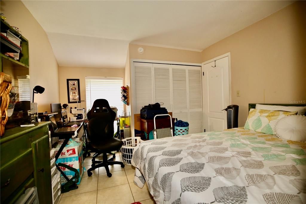 待售: $190,000 (2 贝兹, 1 浴室, 885 平方英尺)