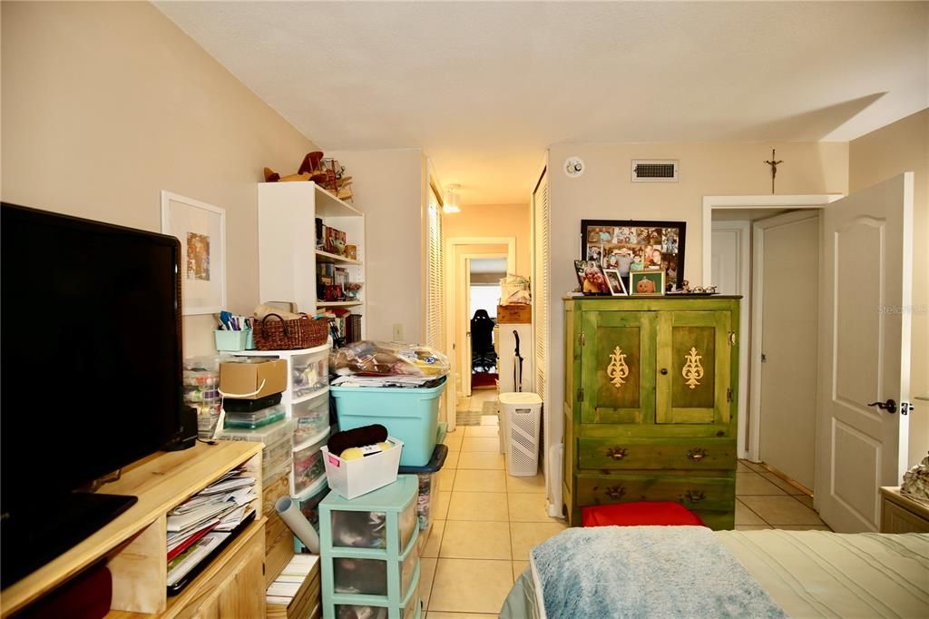 待售: $190,000 (2 贝兹, 1 浴室, 885 平方英尺)