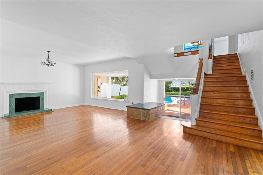 En Venta: $2,395,000 (4 camas, 3 baños, 3992 Pies cuadrados)