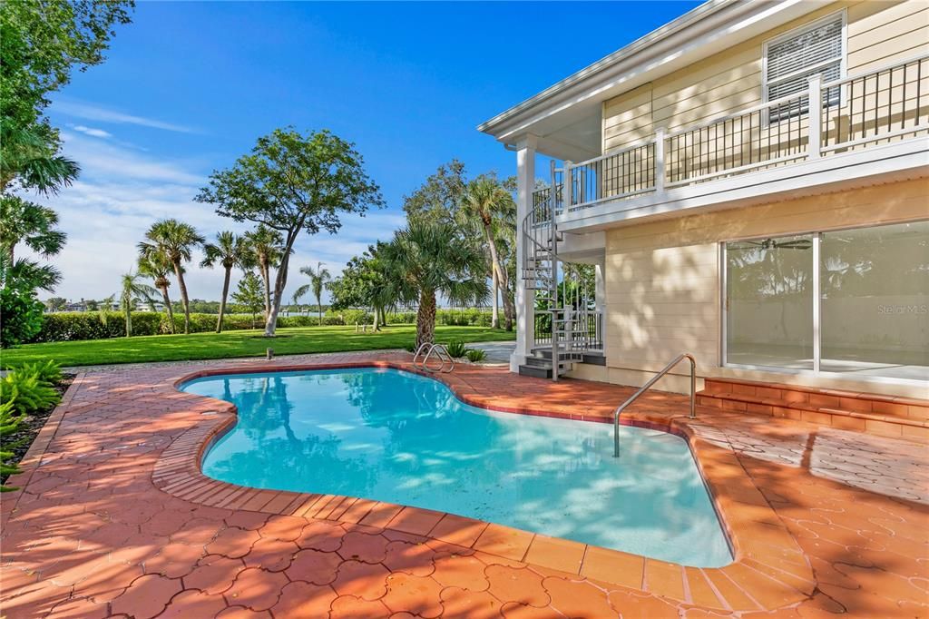 En Venta: $2,395,000 (4 camas, 3 baños, 3992 Pies cuadrados)