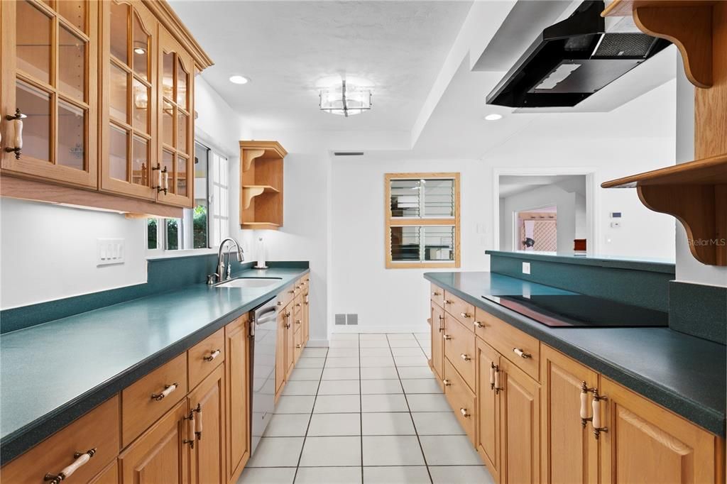 En Venta: $2,395,000 (4 camas, 3 baños, 3992 Pies cuadrados)