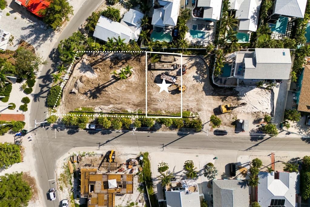 На продажу: $999,000 (0.11 acres)