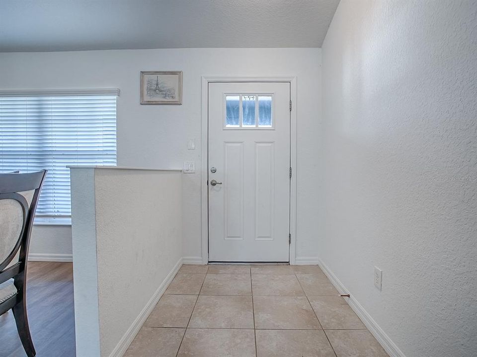 Activo con contrato: $299,900 (3 camas, 2 baños, 1856 Pies cuadrados)