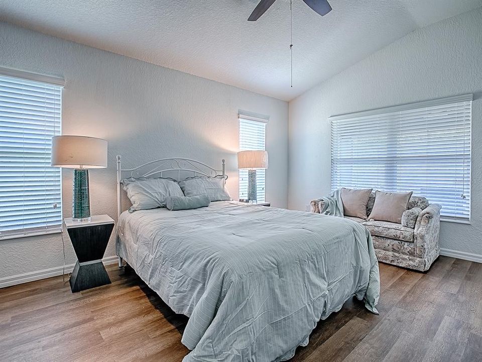 Activo con contrato: $299,900 (3 camas, 2 baños, 1856 Pies cuadrados)