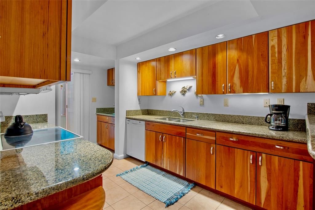 For Sale: $620,000 (2 beds, 2 baths, 1066 Square Feet)