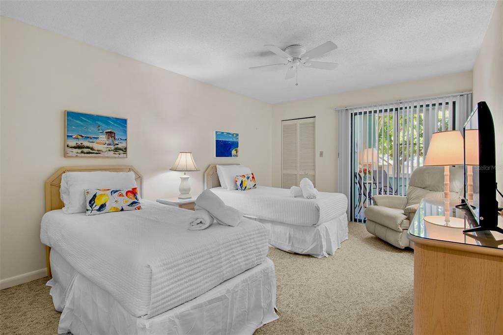 For Sale: $620,000 (2 beds, 2 baths, 1066 Square Feet)