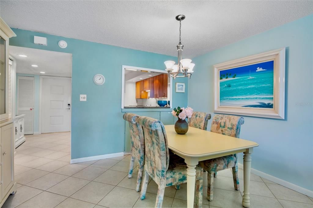 For Sale: $620,000 (2 beds, 2 baths, 1066 Square Feet)