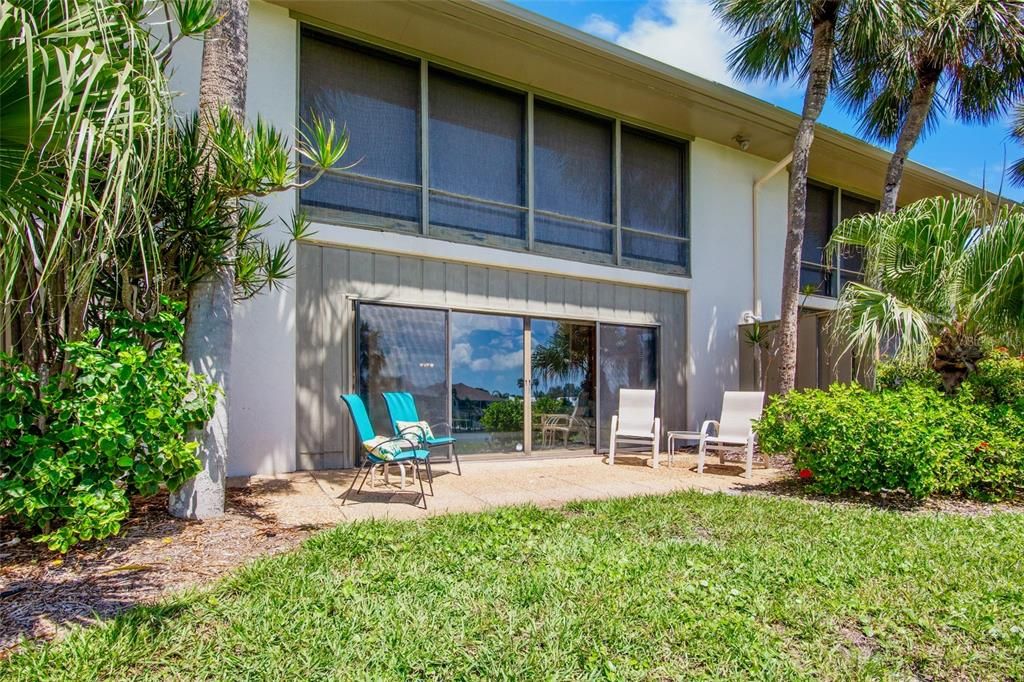 For Sale: $620,000 (2 beds, 2 baths, 1066 Square Feet)