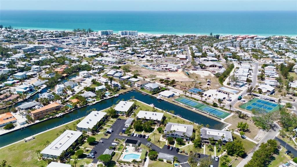 For Sale: $620,000 (2 beds, 2 baths, 1066 Square Feet)