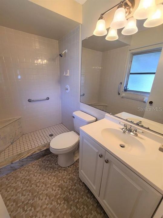 Под контрактом: $195,000 (2 спален, 2 ванн, 1128 Квадратных фут)