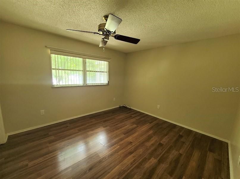 Под контрактом: $195,000 (2 спален, 2 ванн, 1128 Квадратных фут)