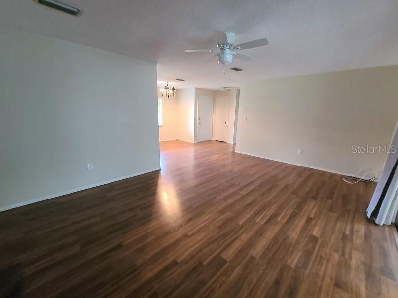 Под контрактом: $195,000 (2 спален, 2 ванн, 1128 Квадратных фут)