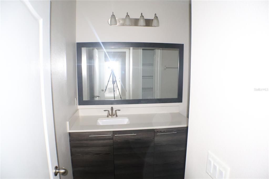 На продажу: $149,900 (2 спален, 2 ванн, 1464 Квадратных фут)