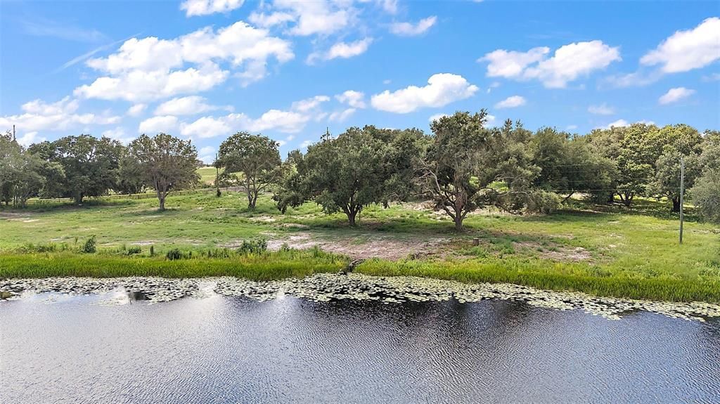 En Venta: $425,000 (5.70 acres)