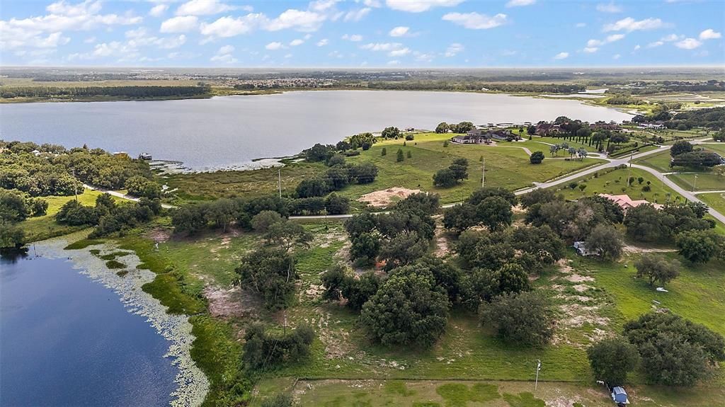 En Venta: $425,000 (5.70 acres)