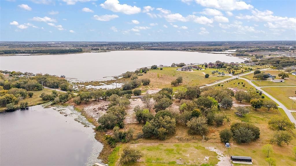 En Venta: $425,000 (5.70 acres)