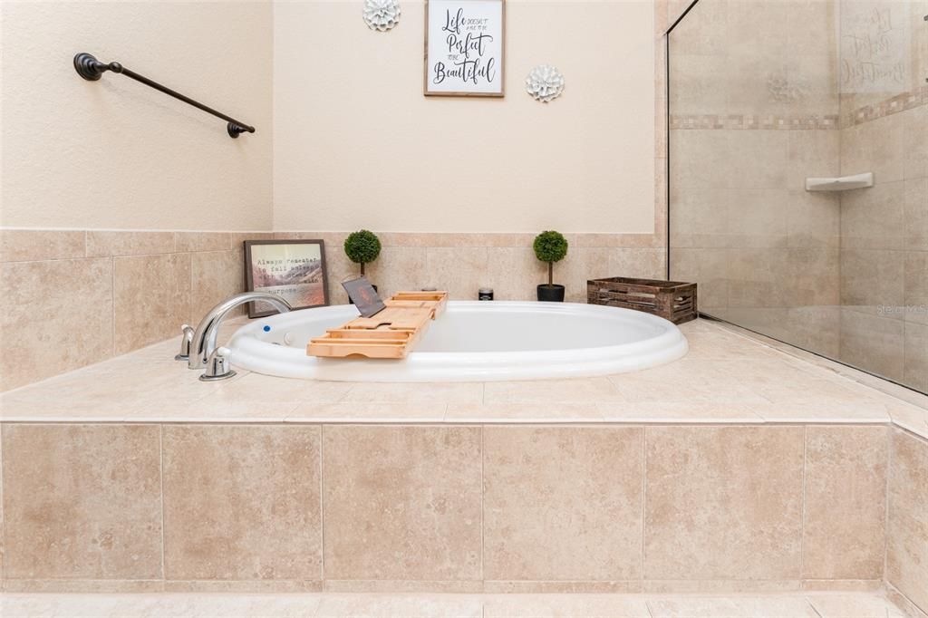 На продажу: $587,900 (4 спален, 3 ванн, 2125 Квадратных фут)