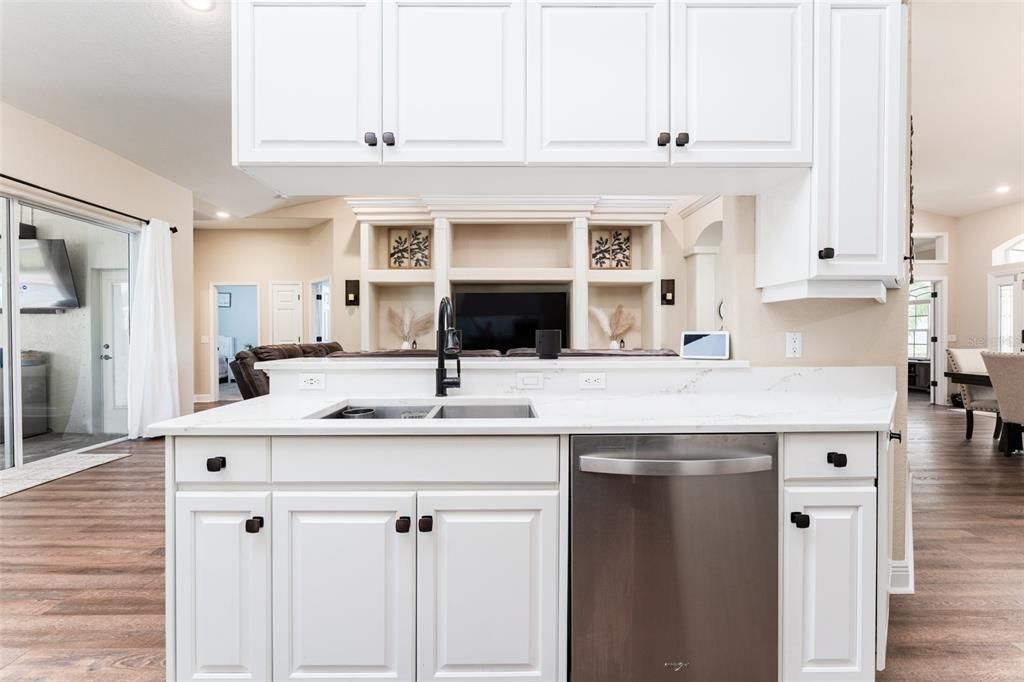 На продажу: $587,900 (4 спален, 3 ванн, 2125 Квадратных фут)