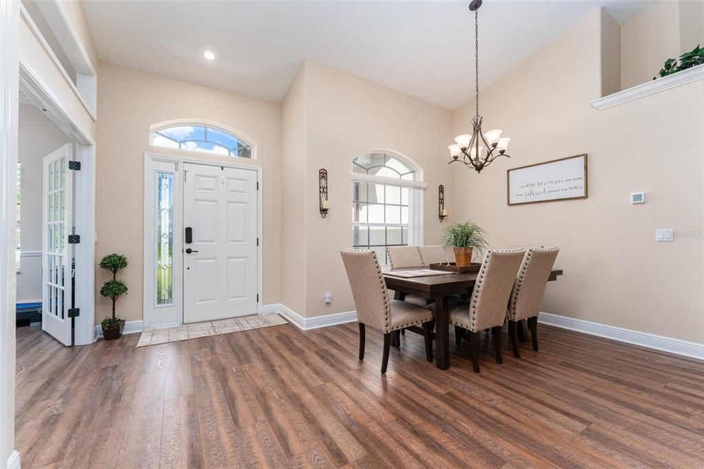 На продажу: $587,900 (4 спален, 3 ванн, 2125 Квадратных фут)