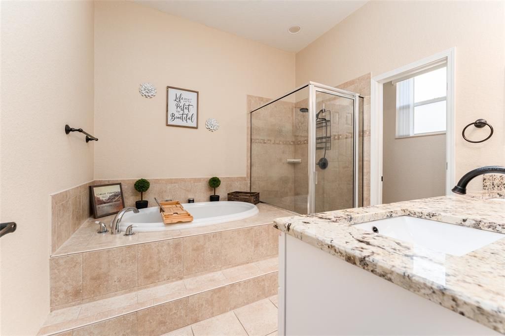 На продажу: $587,900 (4 спален, 3 ванн, 2125 Квадратных фут)