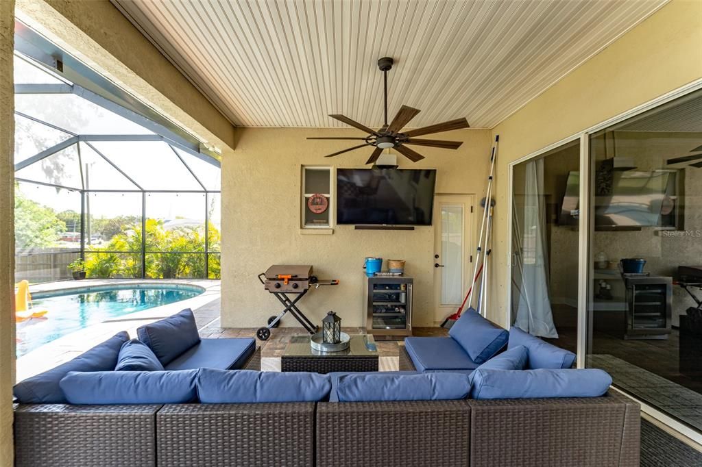 На продажу: $587,900 (4 спален, 3 ванн, 2125 Квадратных фут)