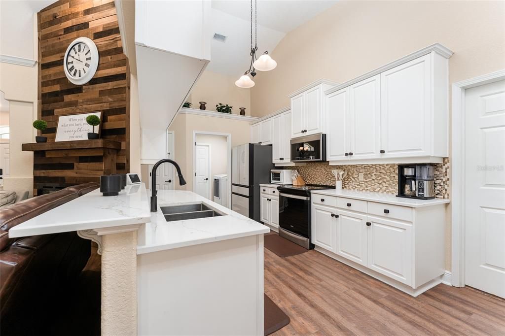 На продажу: $587,900 (4 спален, 3 ванн, 2125 Квадратных фут)