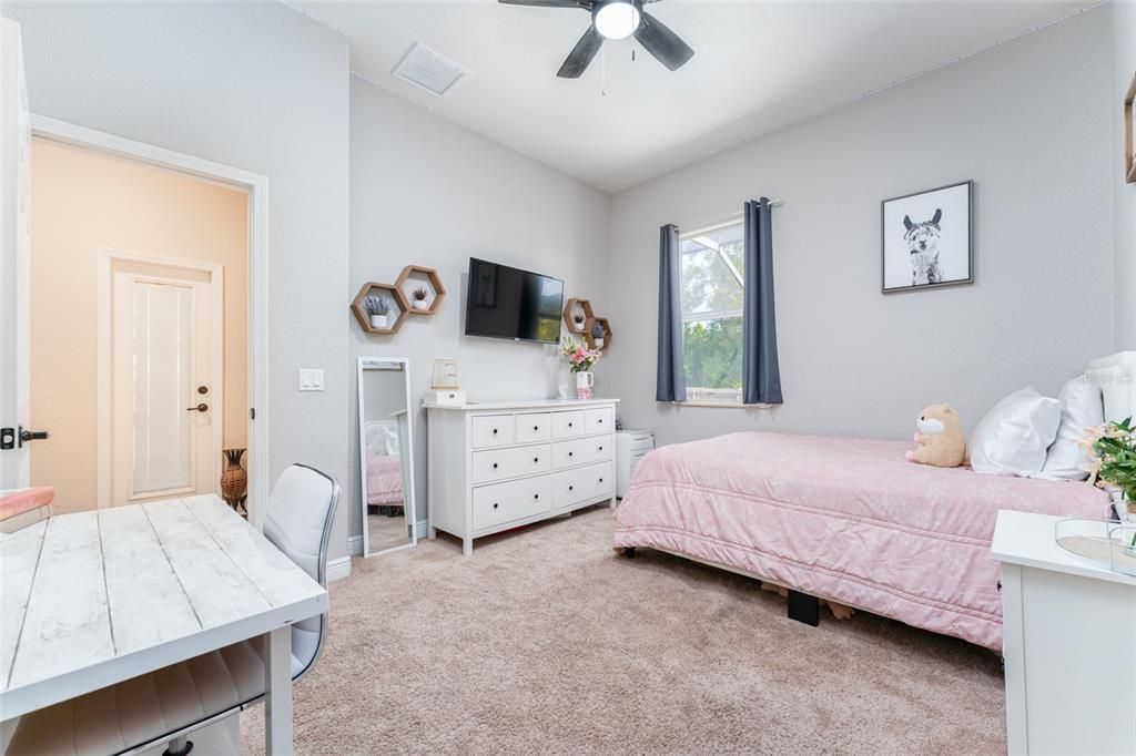 На продажу: $587,900 (4 спален, 3 ванн, 2125 Квадратных фут)