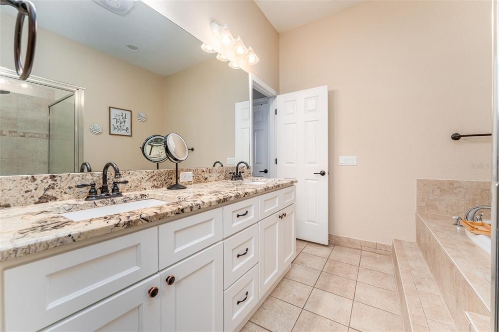 На продажу: $587,900 (4 спален, 3 ванн, 2125 Квадратных фут)