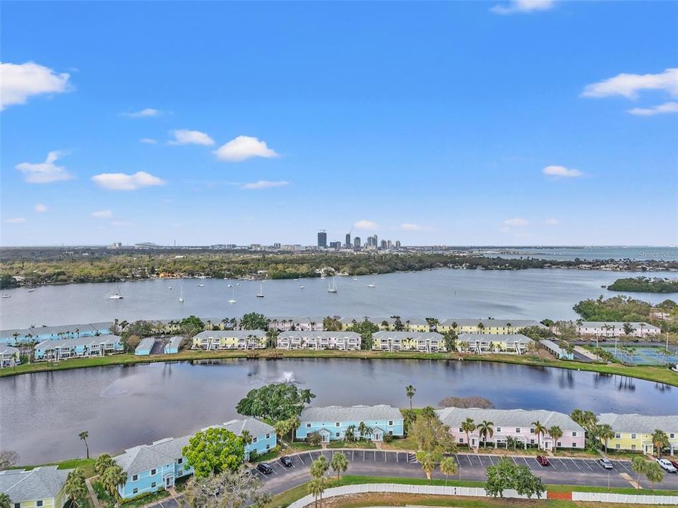 Active With Contract: $1,650 (1 beds, 1 baths, 561 Square Feet)