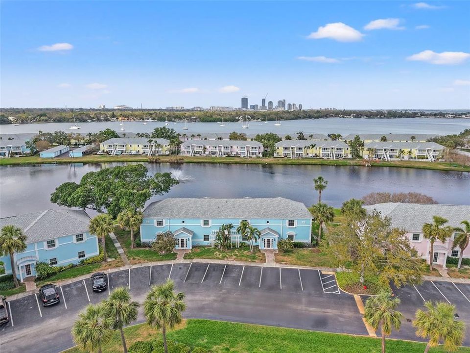 Active With Contract: $1,650 (1 beds, 1 baths, 561 Square Feet)