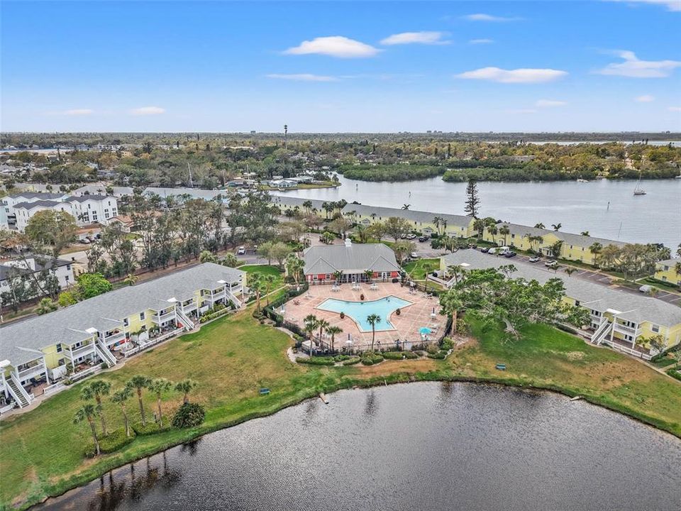 Active With Contract: $1,650 (1 beds, 1 baths, 561 Square Feet)