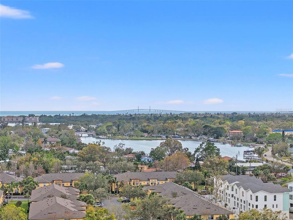 Active With Contract: $1,650 (1 beds, 1 baths, 561 Square Feet)