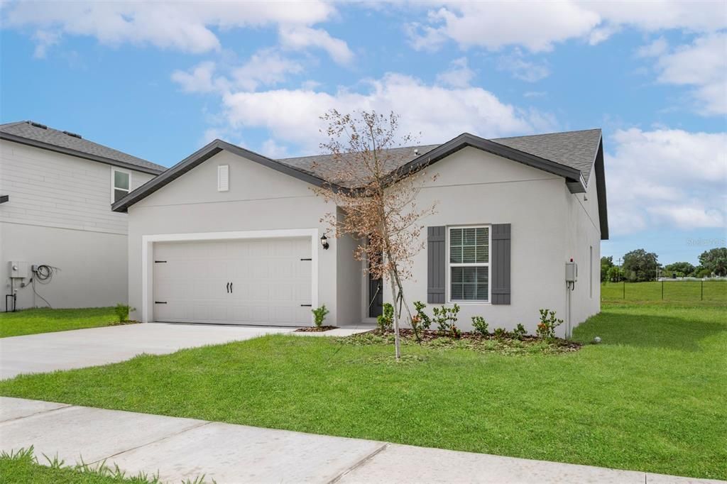 合同活跃: $302,900 (3 贝兹, 2 浴室, 1206 平方英尺)