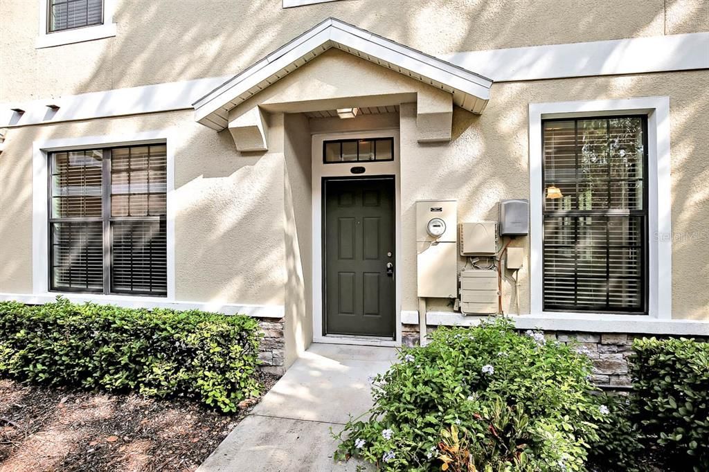 Recently Rented: $2,200 (3 beds, 2 baths, 1594 Square Feet)