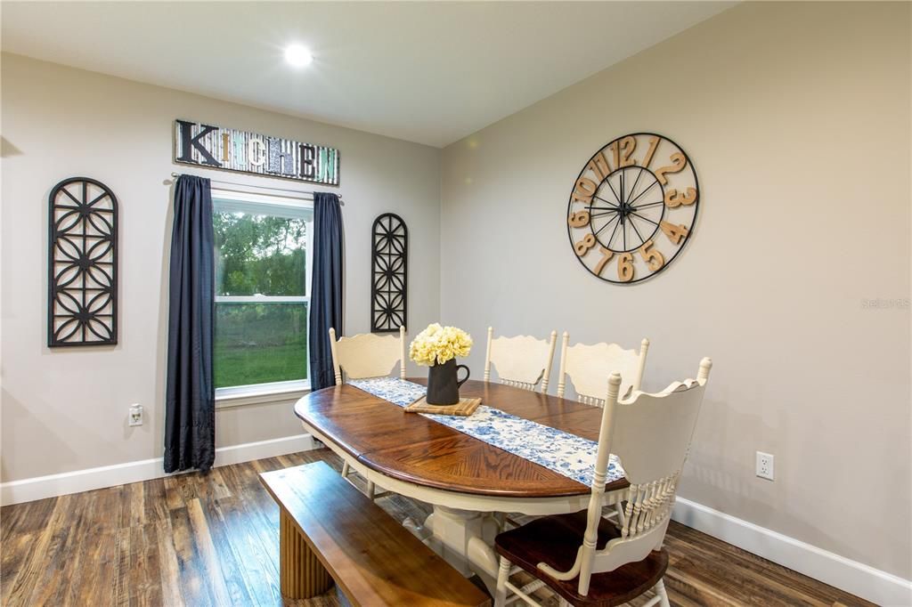 На продажу: $289,000 (3 спален, 2 ванн, 1546 Квадратных фут)