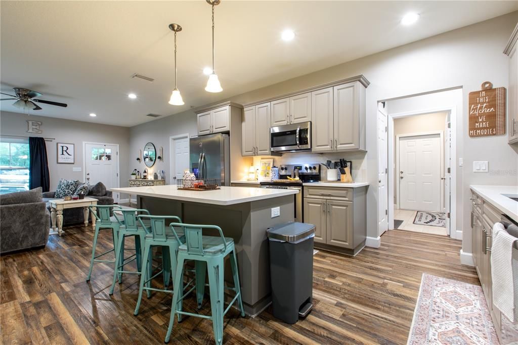 На продажу: $289,000 (3 спален, 2 ванн, 1546 Квадратных фут)