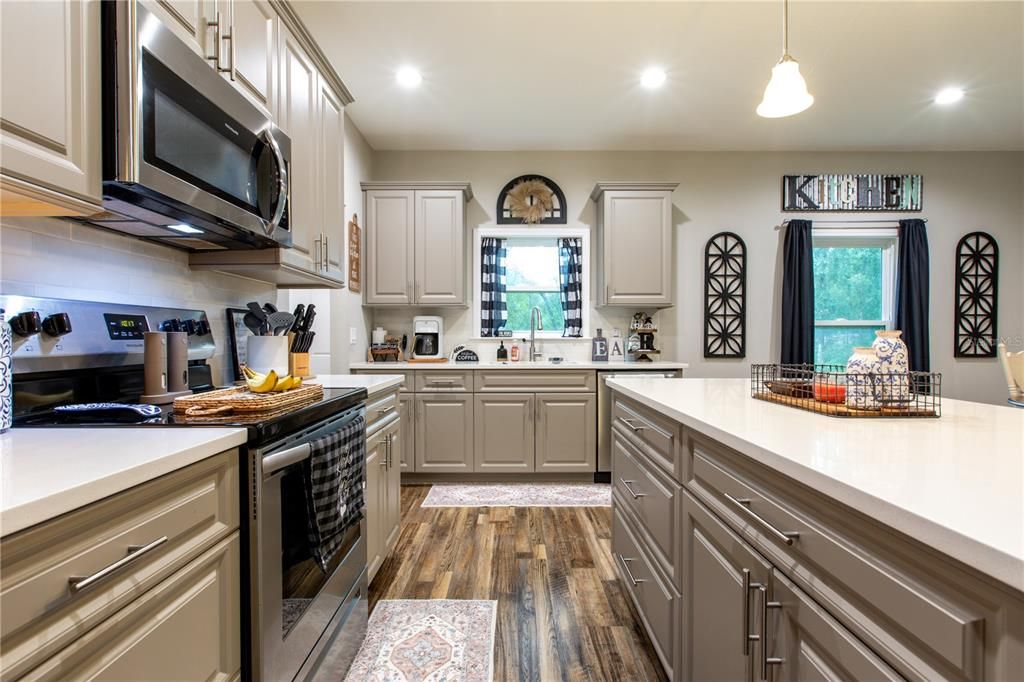 На продажу: $289,000 (3 спален, 2 ванн, 1546 Квадратных фут)