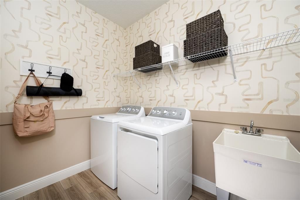 Active With Contract: $564,490 (5 beds, 4 baths, 3364 Square Feet)