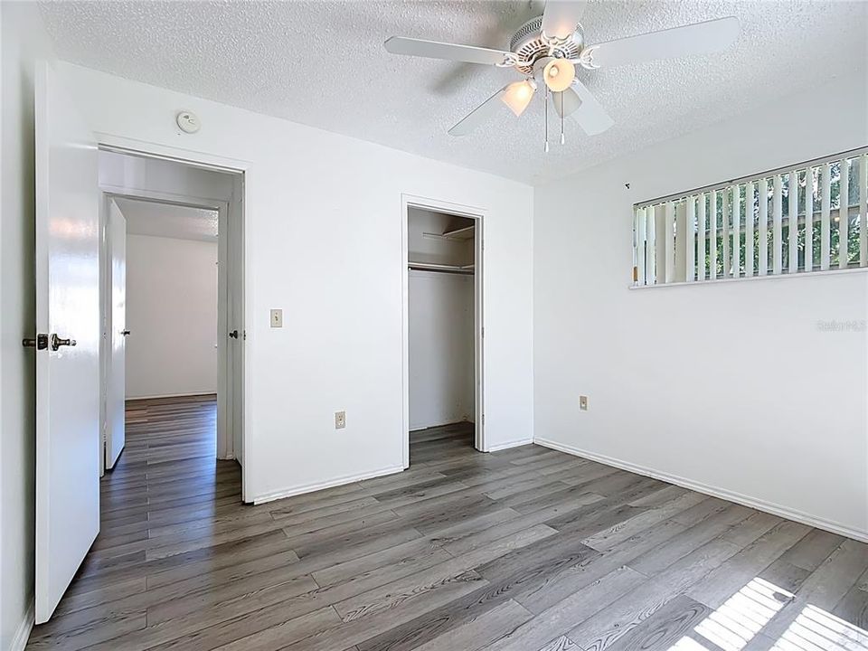 Active With Contract: $209,900 (2 beds, 2 baths, 985 Square Feet)