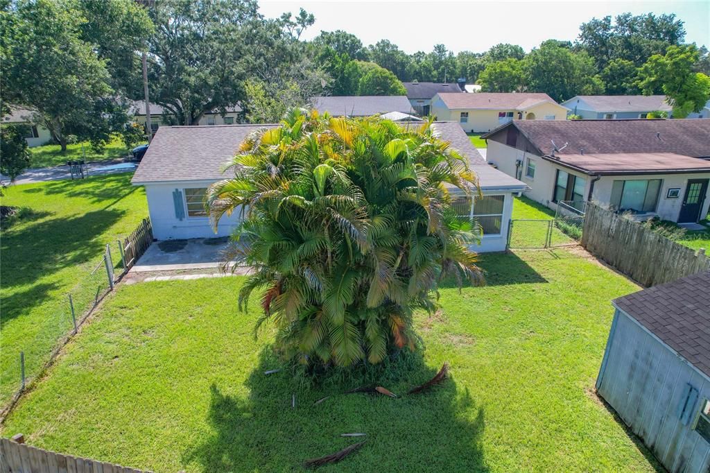 Active With Contract: $209,900 (2 beds, 2 baths, 985 Square Feet)