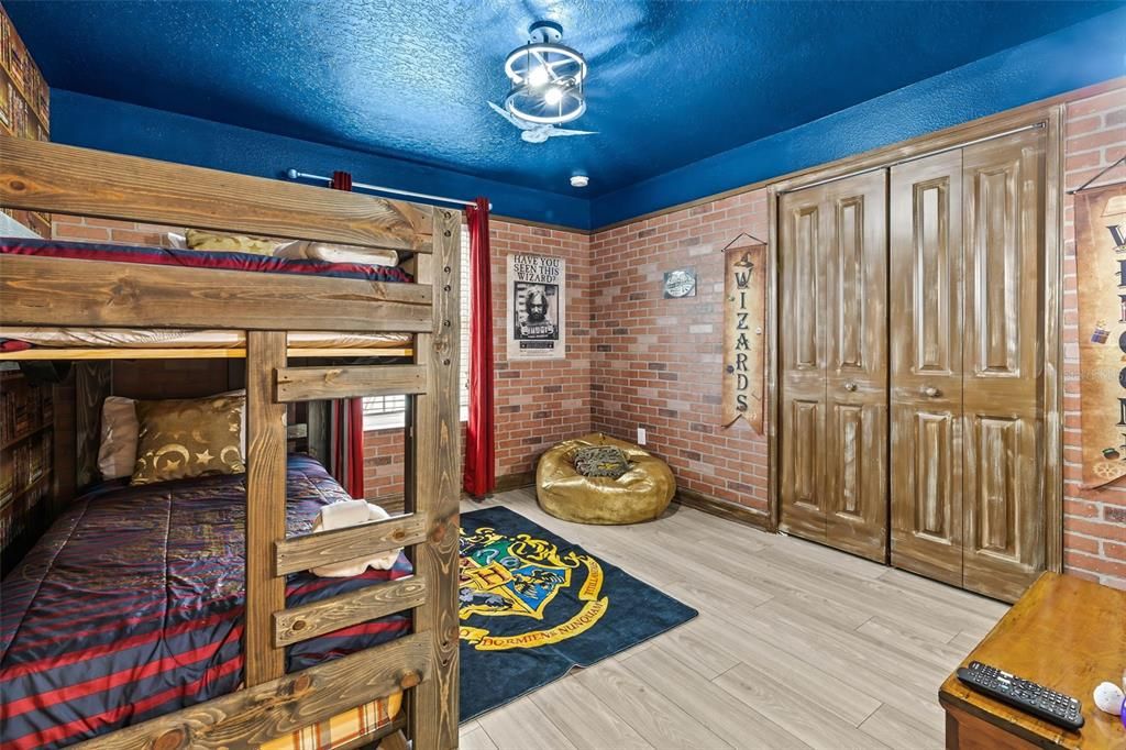 For Sale: $580,000 (5 beds, 4 baths, 2168 Square Feet)