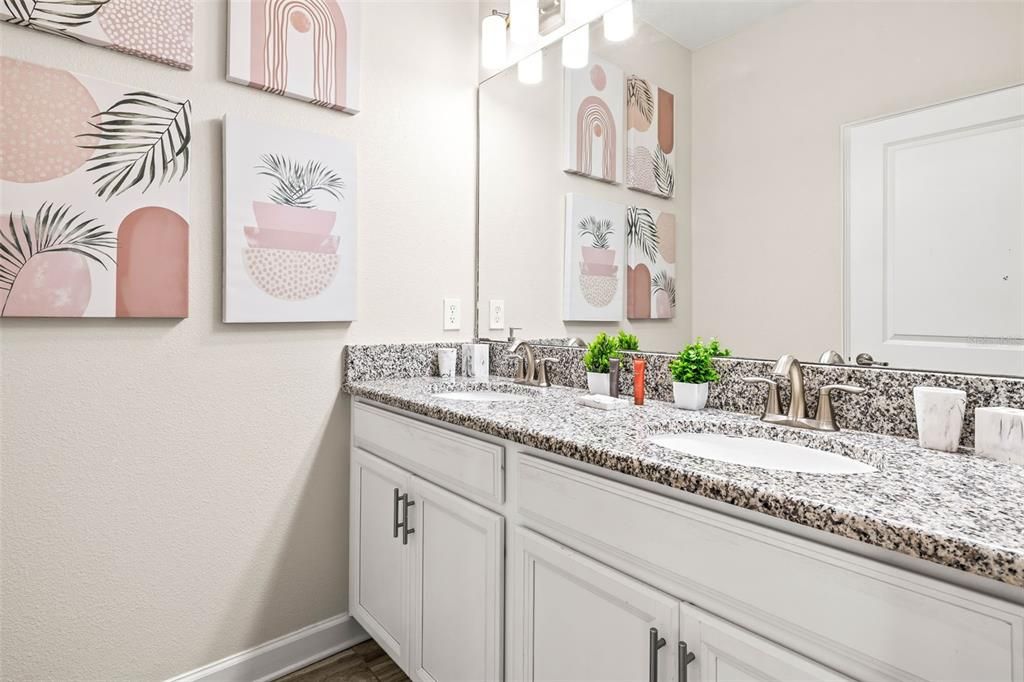 For Sale: $580,000 (5 beds, 4 baths, 2168 Square Feet)