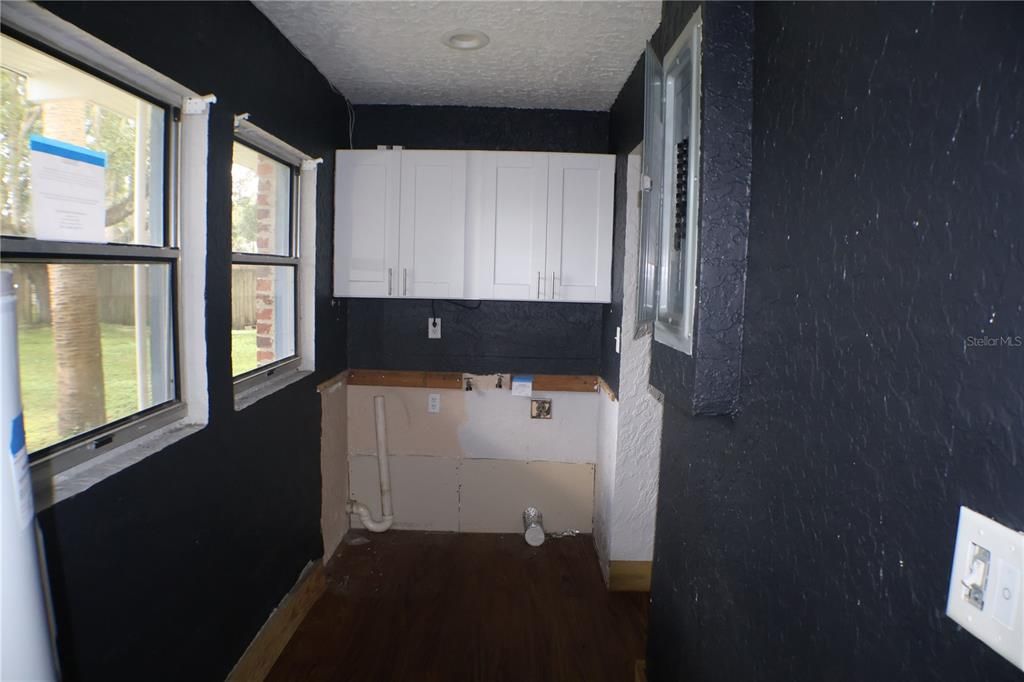 合同活跃: $199,000 (3 贝兹, 2 浴室, 1200 平方英尺)