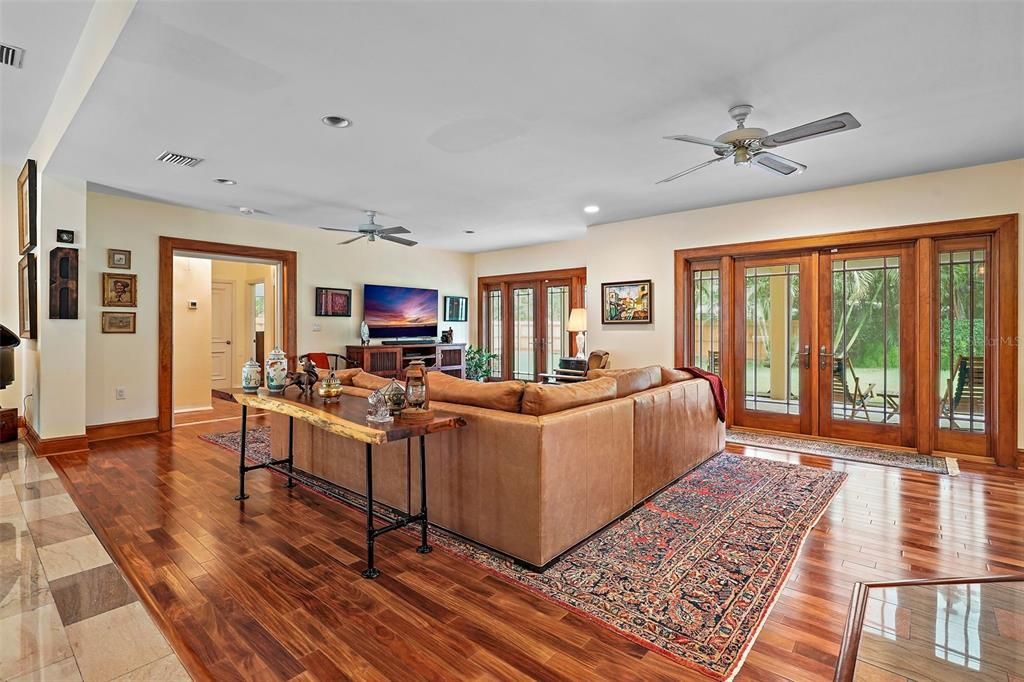 En Venta: $1,250,000 (4 camas, 4 baños, 3836 Pies cuadrados)